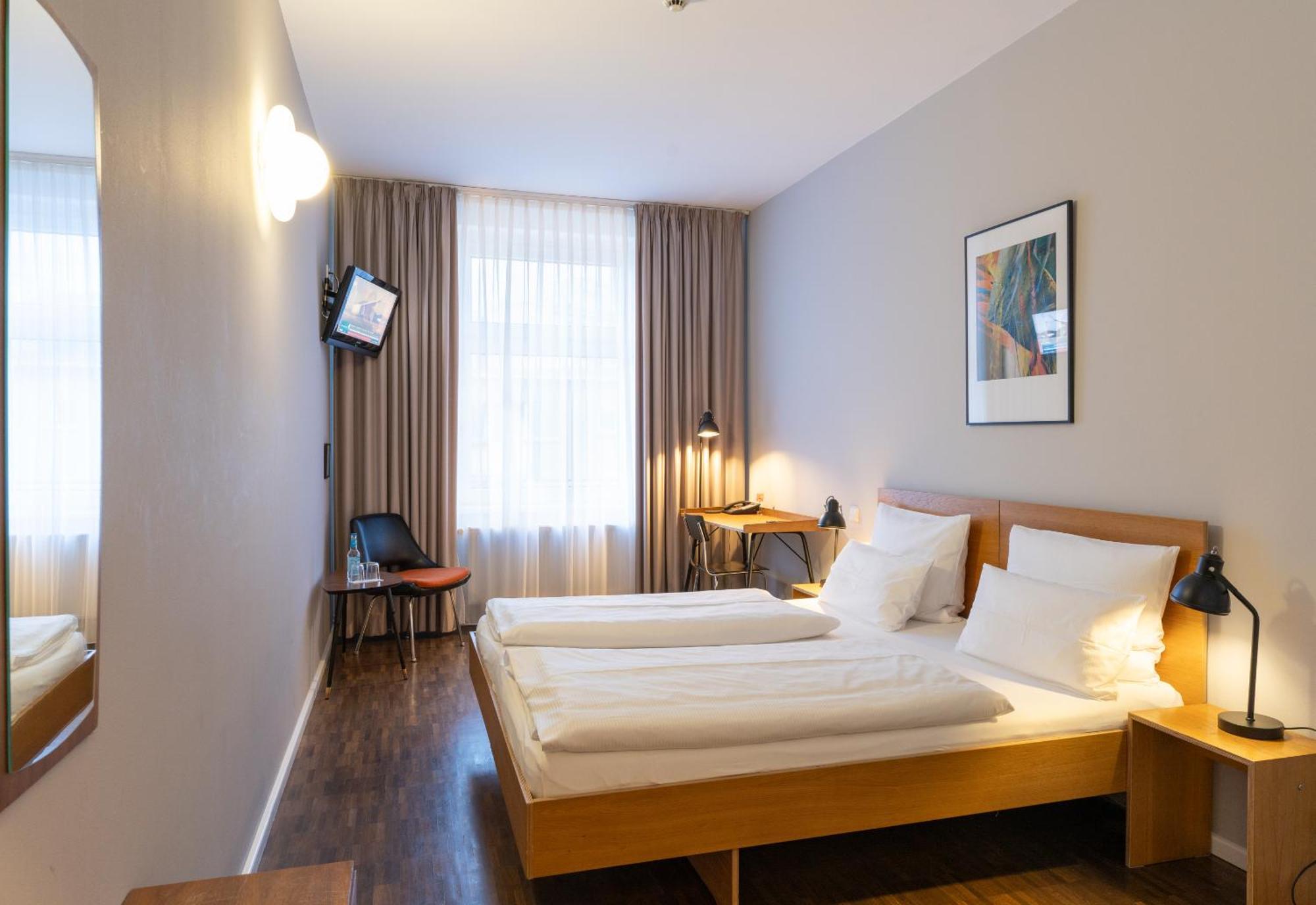 Johann Hotel