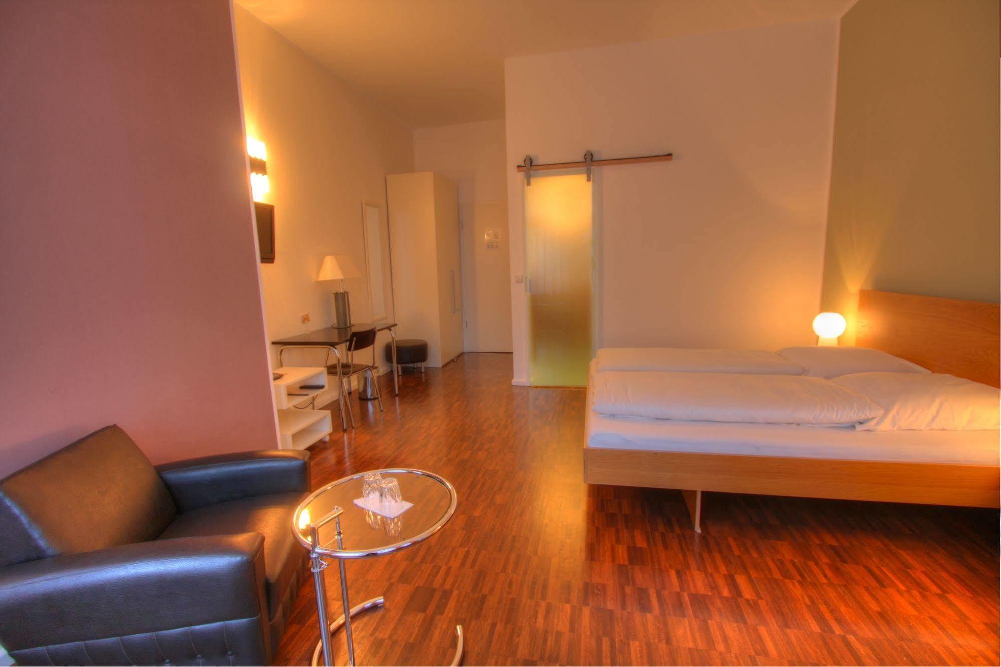 Johann 3* Berlin