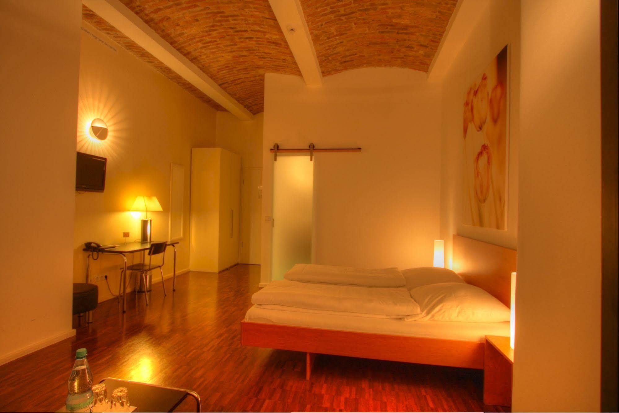 Johann Hotel