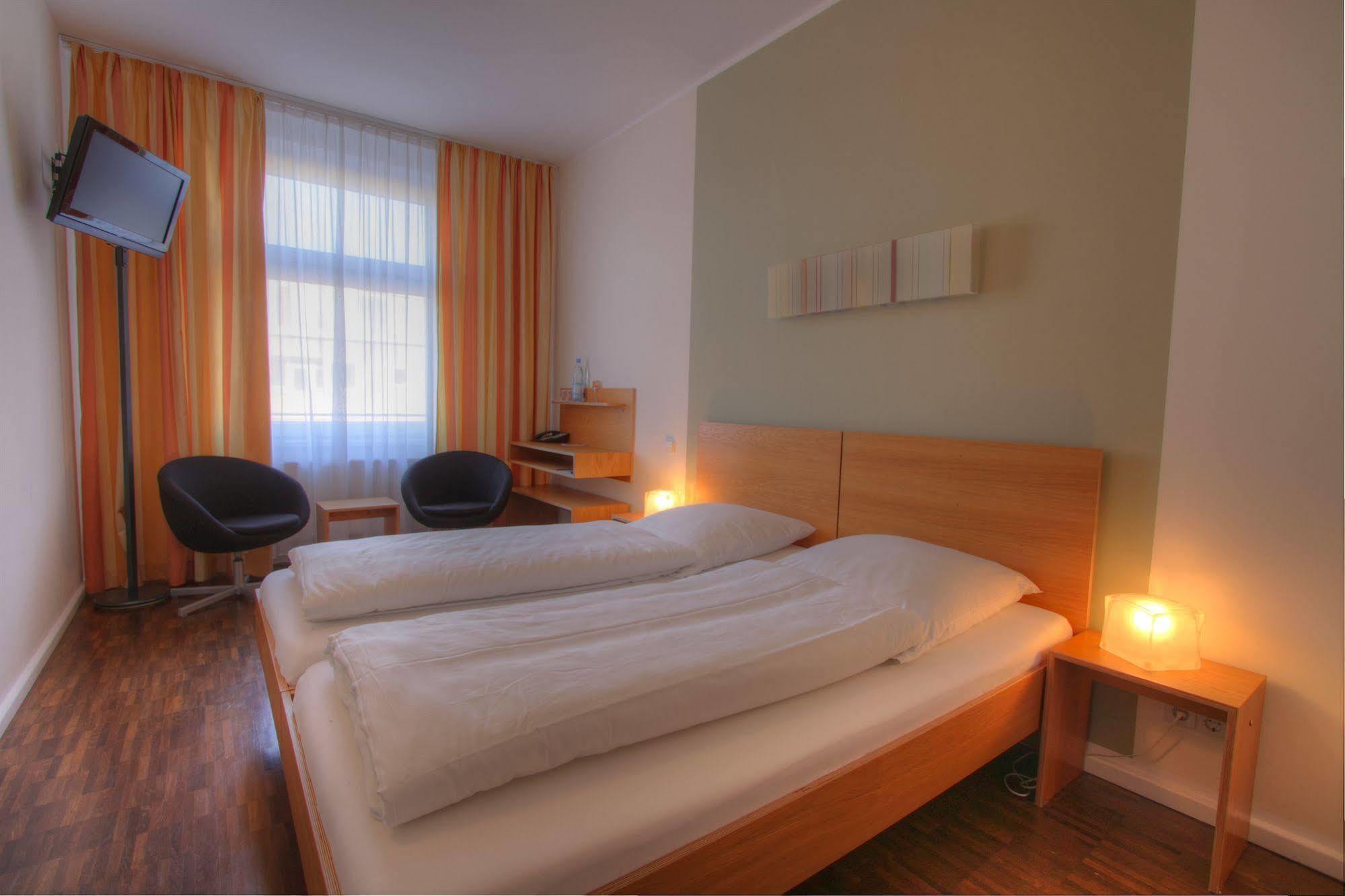 Johann Hotel